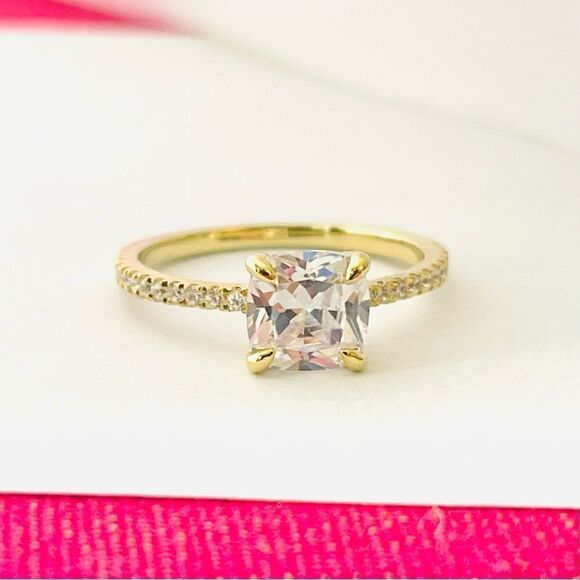 2.0 Carat Radiant Cut Cubic Zirconia Prong RING size 7 Gold plated - Picture 3 of 6